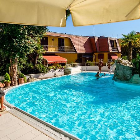 Hotel Bristol Bellaria-Igea Marina Exterior photo