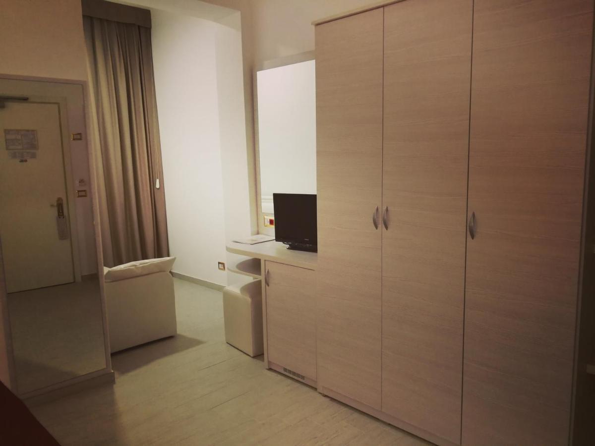 Hotel Bristol Bellaria-Igea Marina Exterior photo