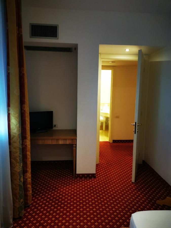 Hotel Bristol Bellaria-Igea Marina Exterior photo