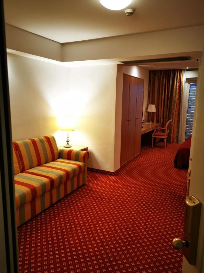 Hotel Bristol Bellaria-Igea Marina Exterior photo