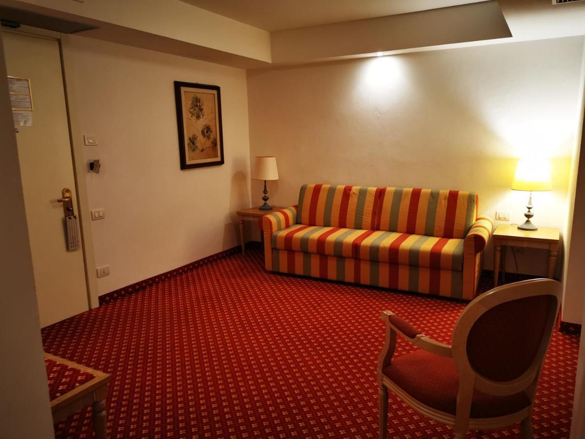 Hotel Bristol Bellaria-Igea Marina Exterior photo