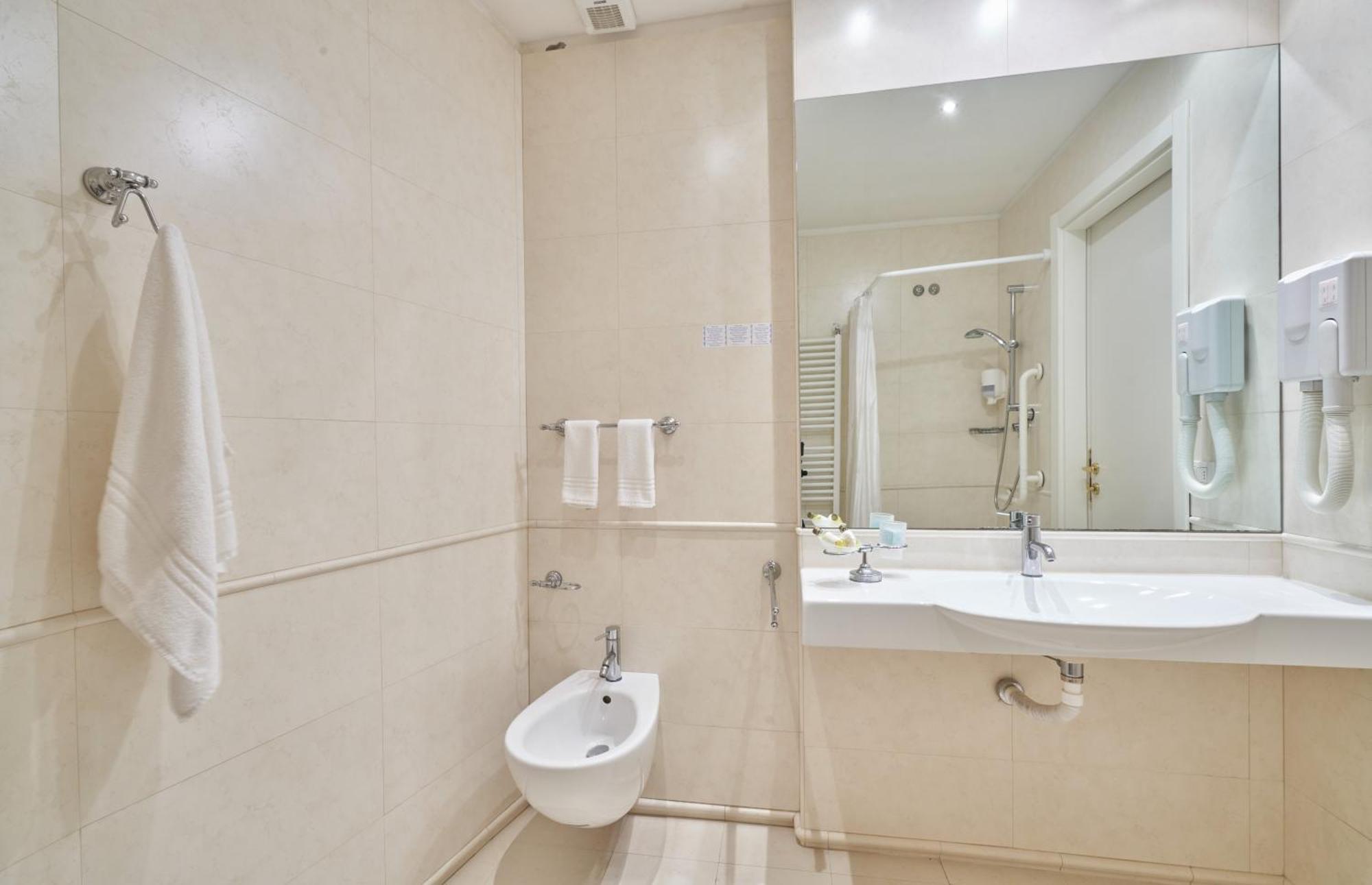 Hotel Bristol Bellaria-Igea Marina Exterior photo