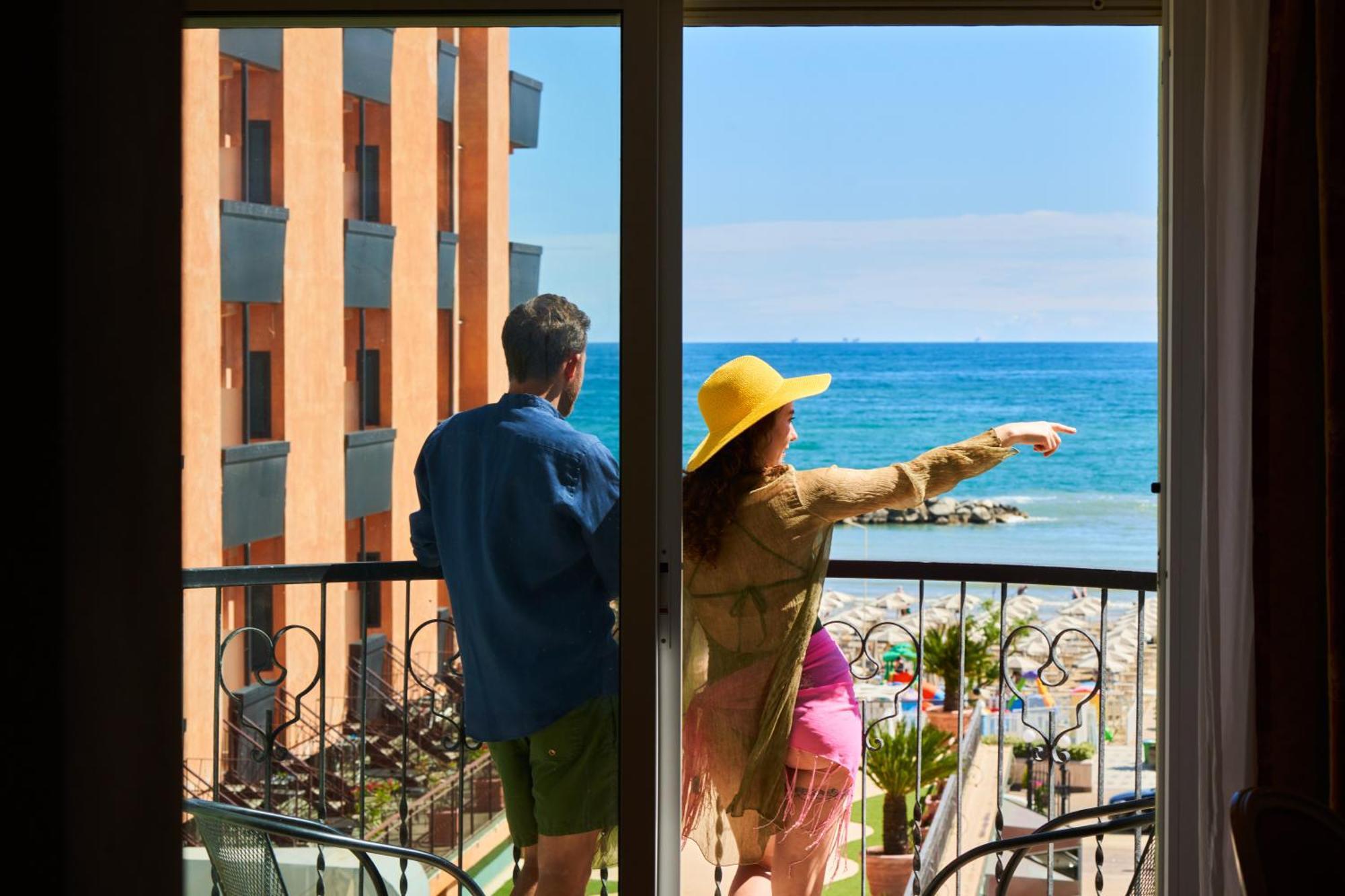 Hotel Bristol Bellaria-Igea Marina Exterior photo